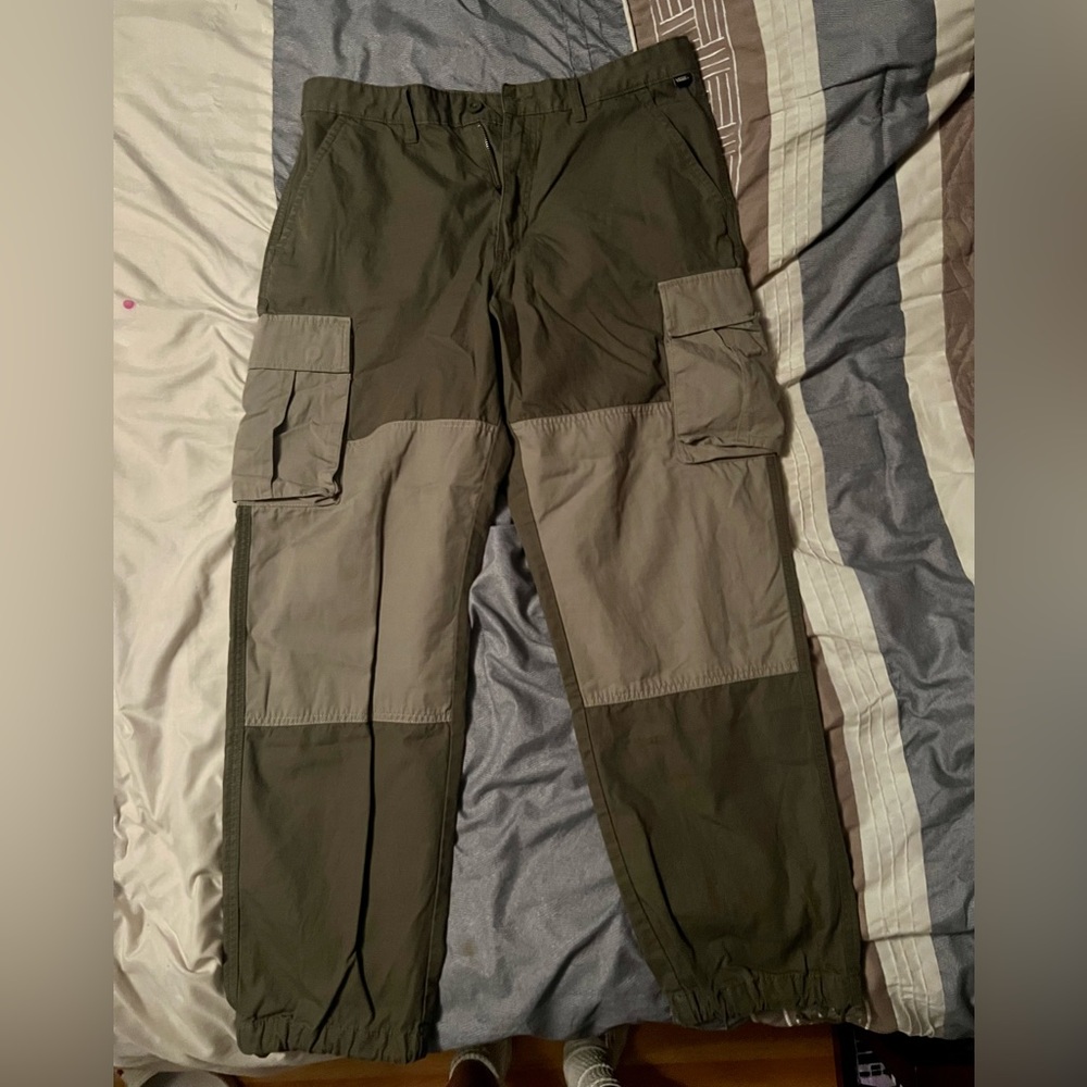 34x32 Oversized brown Vans cargo pants
